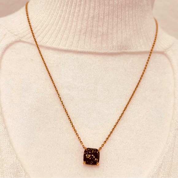 ♠️Kate Spade New York gold-tone square glitter stone mini pendant necklace - Picture 4 of 10
